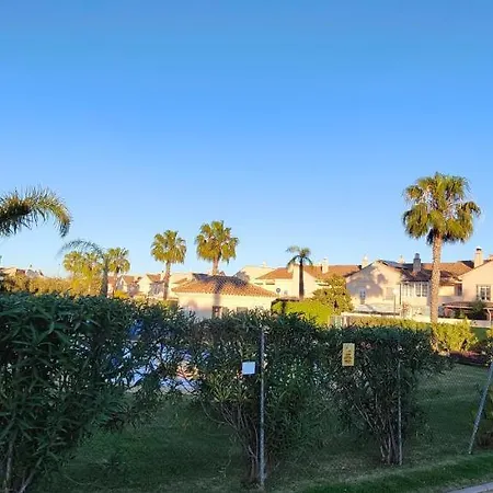 Casa En Campo De Golf Cerca De La Playa Сasa de vacaciones *